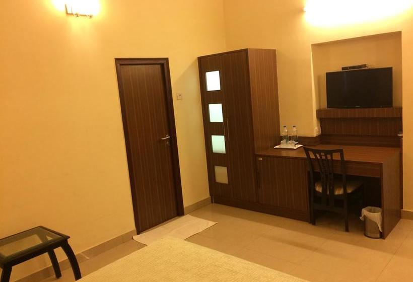 Hotel Cresent Villa 6