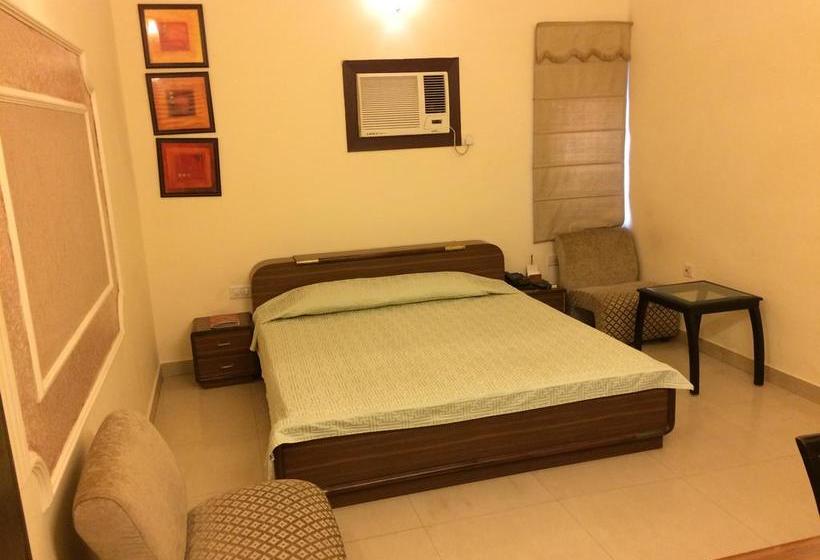 Hotel Cresent Villa 7