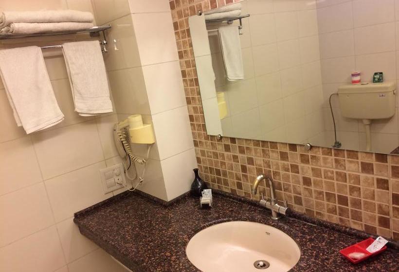 Hotel Cresent Villa 8