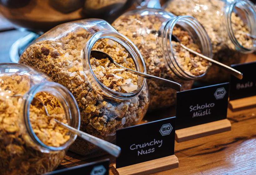 Motel One Freiburg 15