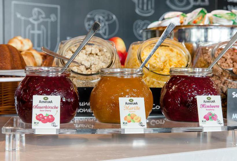 Motel One Freiburg 18