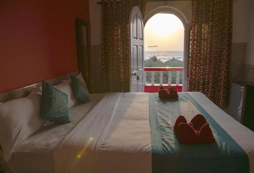 Hotel Oceans 7 Inn 8