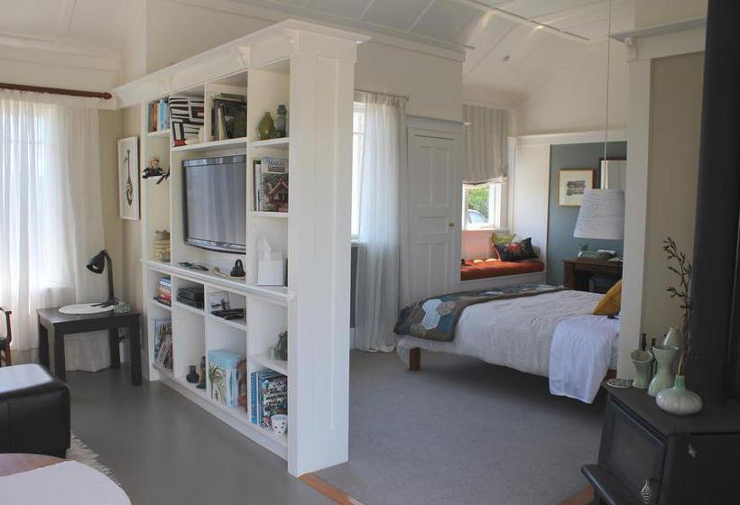 Browns Boutique Bed And Breakfast 10