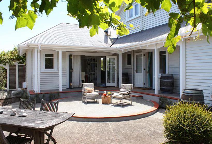 Browns Boutique Bed And Breakfast 8