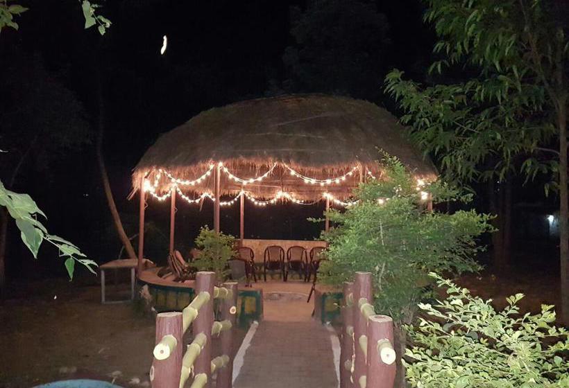 Resort Mowglis Den 3