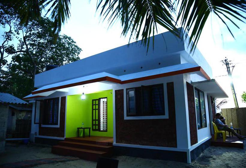 Bed and Breakfast White Pepper Funky Art Beach House 1