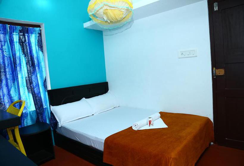 Bed and Breakfast White Pepper Funky Art Beach House 14