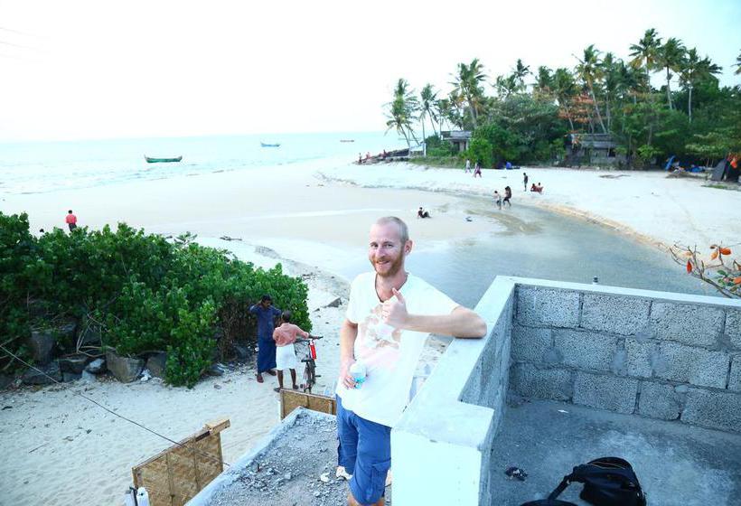 Bed and Breakfast White Pepper Funky Art Beach House 7