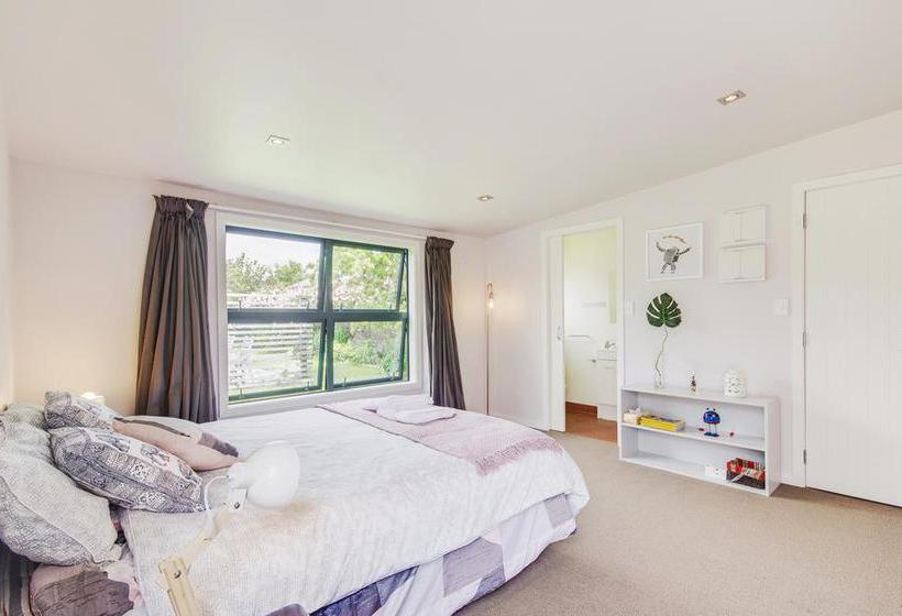 Bed and Breakfast Stylish Mountain View Cottage 2