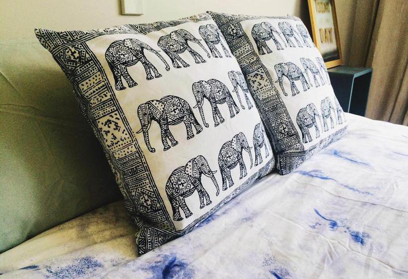 Bed and Breakfast Stylish Mountain View Cottage 4