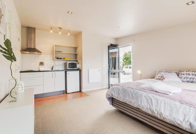 Bed and Breakfast Stylish Mountain View Cottage 5