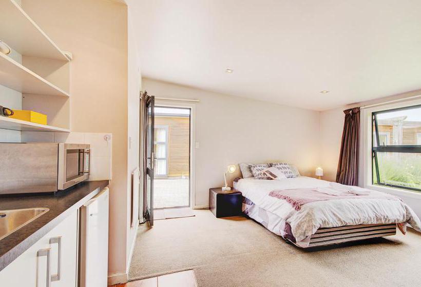 Bed and Breakfast Stylish Mountain View Cottage 6