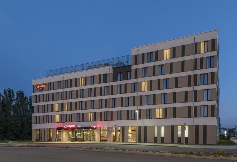 Hotel Hampton by Hilton Freiburg 12