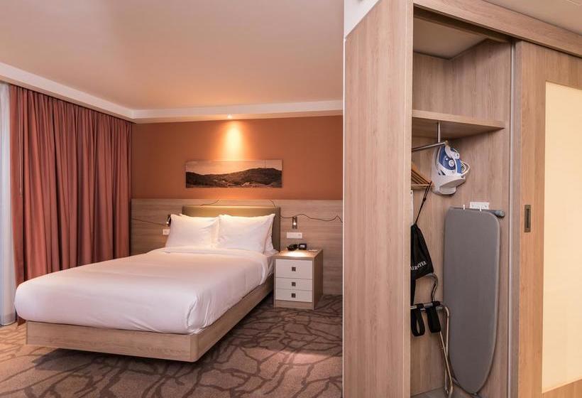 Hotel Hampton by Hilton Freiburg 2