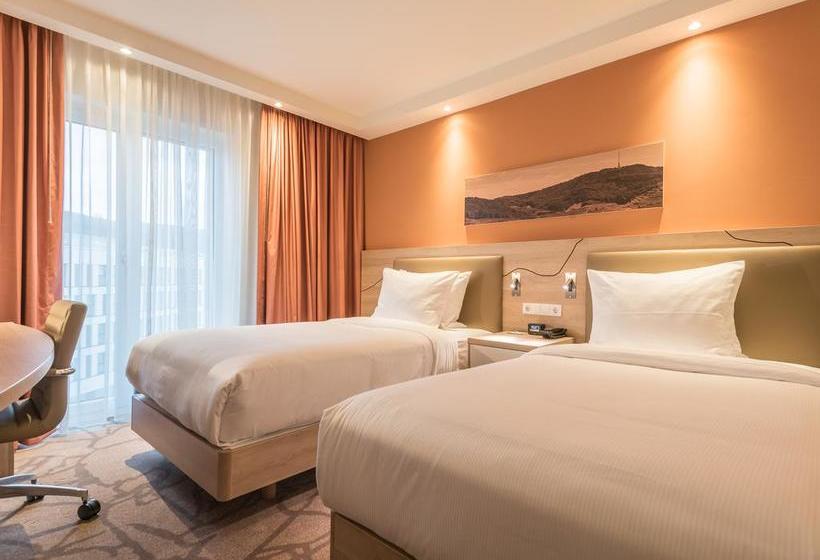 Hotel Hampton by Hilton Freiburg 3