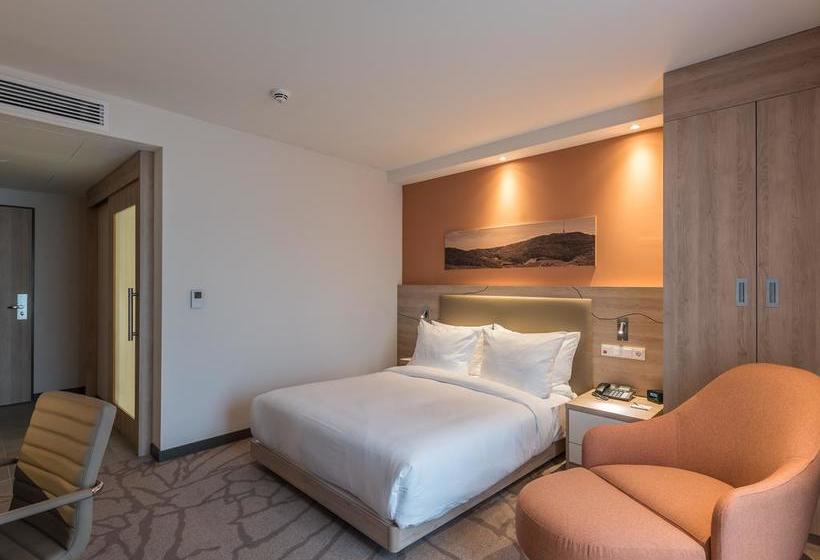 Hotel Hampton by Hilton Freiburg 6