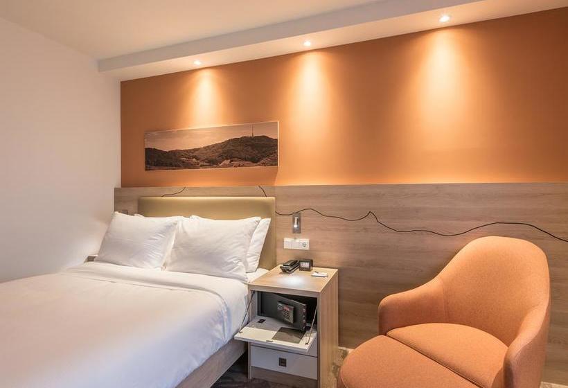 Hotel Hampton by Hilton Freiburg 8