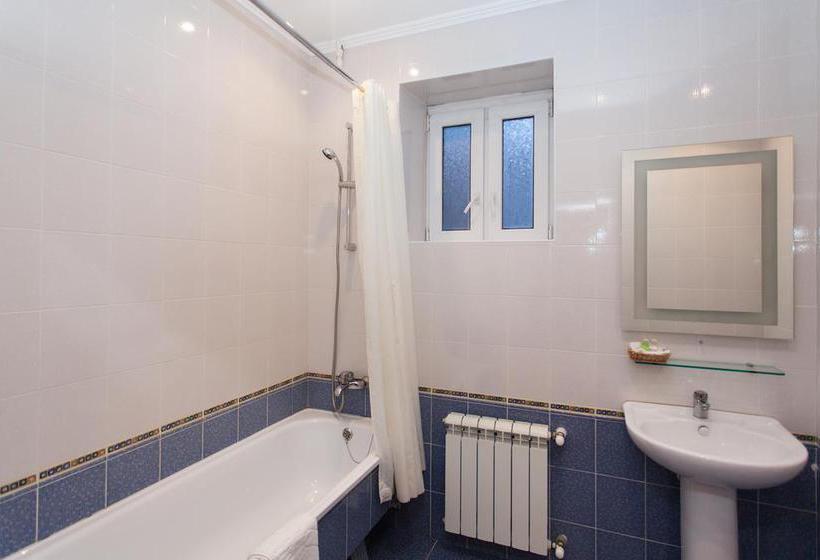 Hotel Golden Coast 15