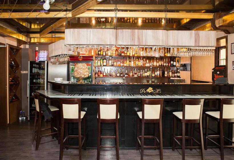 Hotel Golden Coast 3