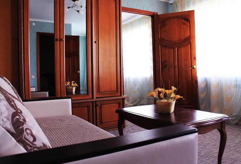 Hotel Yuzhnaia Noch 13