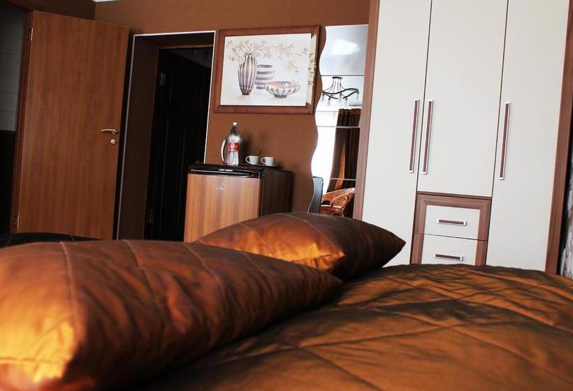 Hotel Yuzhnaia Noch 14