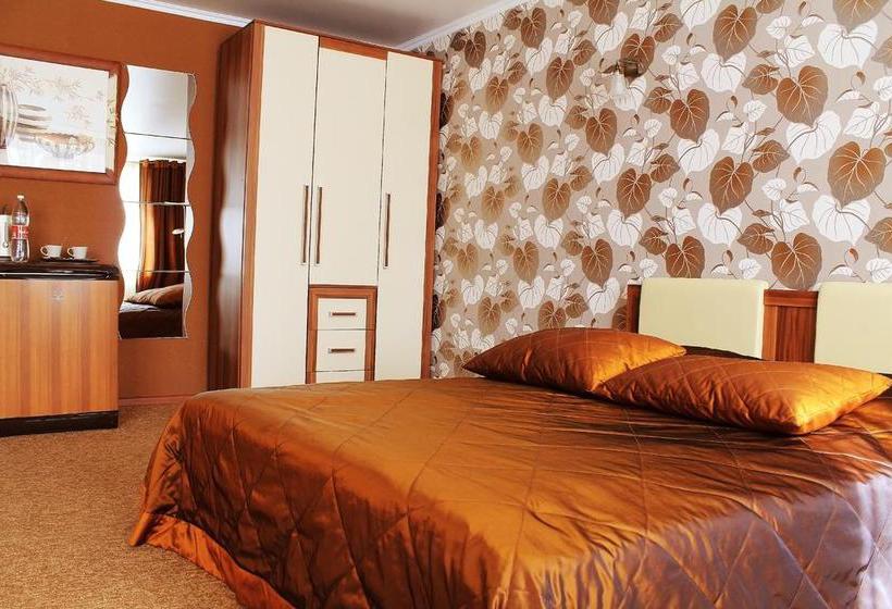 Hotel Yuzhnaia Noch 15