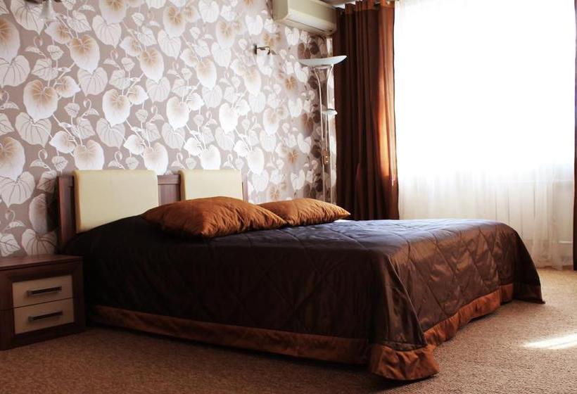 Hotel Yuzhnaia Noch 17