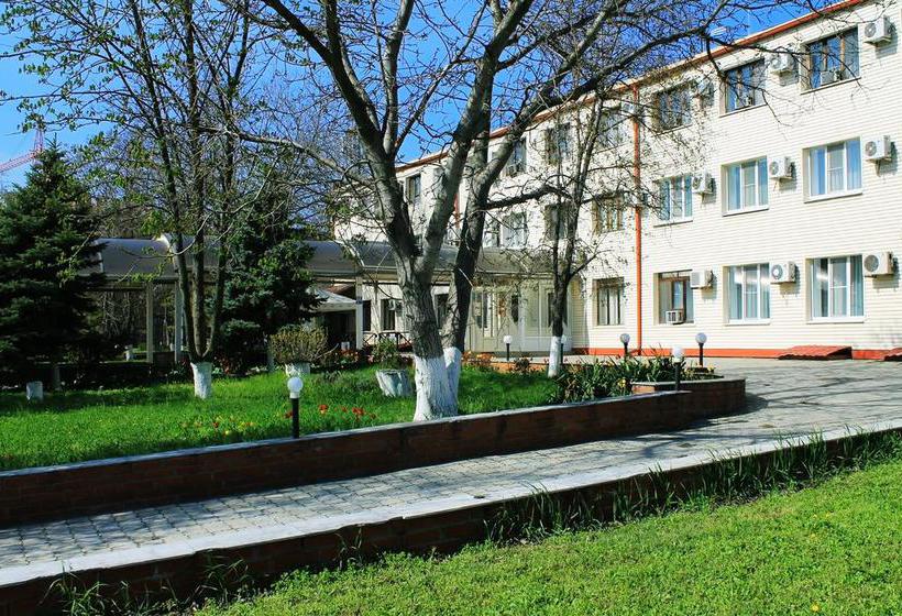 Hotel Yuzhnaia Noch 19