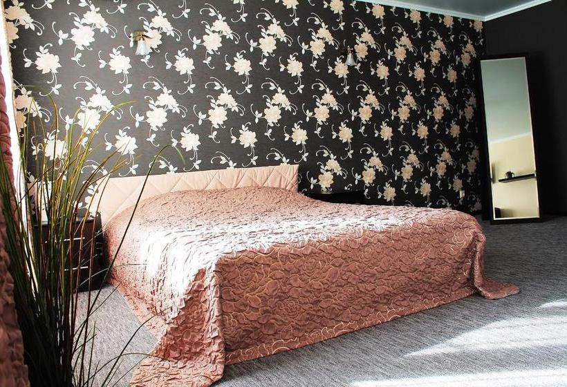 Hotel Yuzhnaia Noch 2