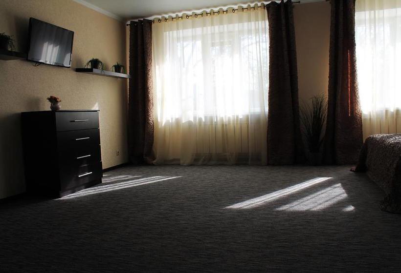 Hotel Yuzhnaia Noch 3