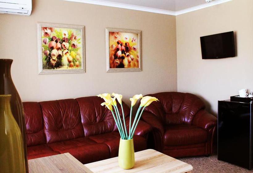 Hotel Yuzhnaia Noch 9