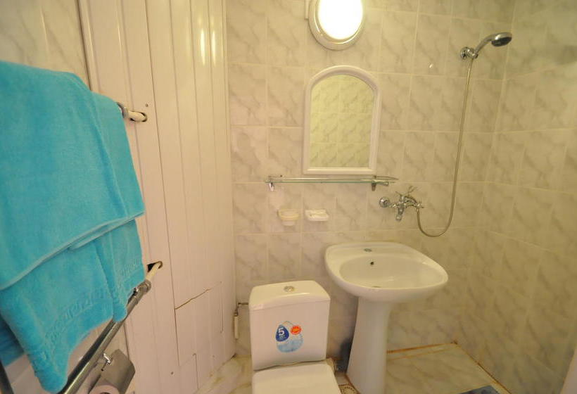 Hotel Druzhbarostov 18