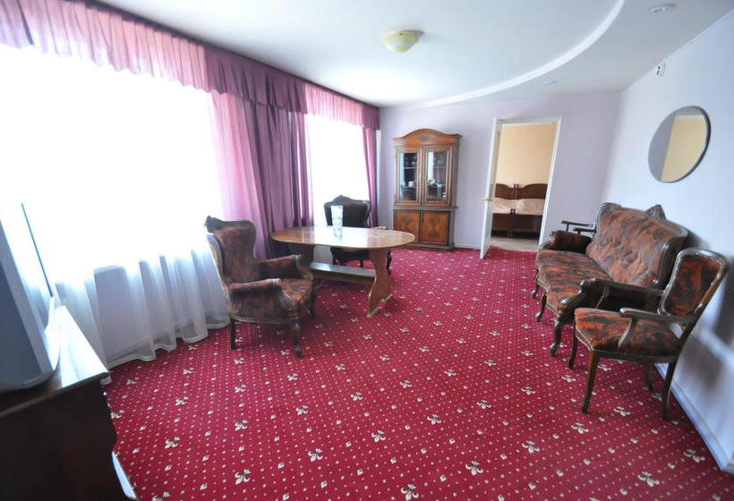 Hotel Druzhbarostov 19