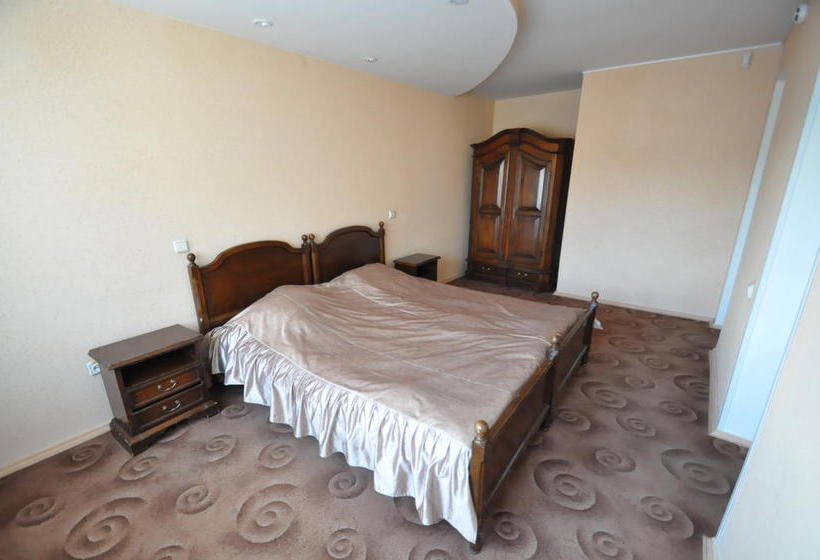 Hotel Druzhbarostov 20