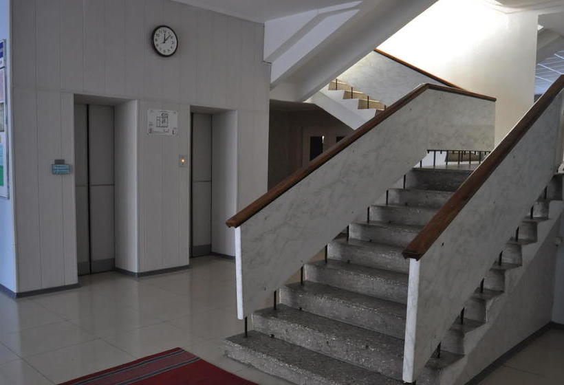 Hotel Druzhbarostov 8