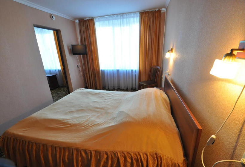 Hotel Druzhbarostov 9