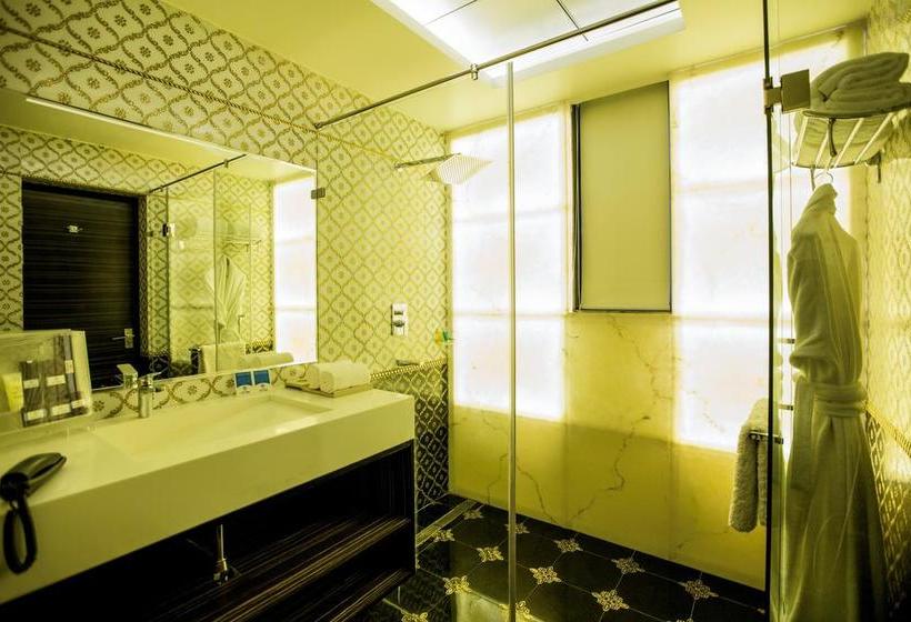 Hotel Savvy Grand 10