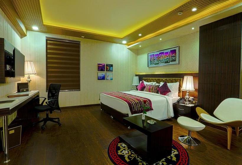 Hotel Savvy Grand 18