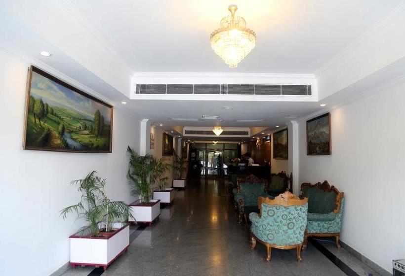 Hotel Classic International 18