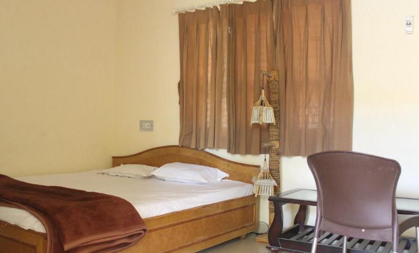 Hotel Viable Residency 8