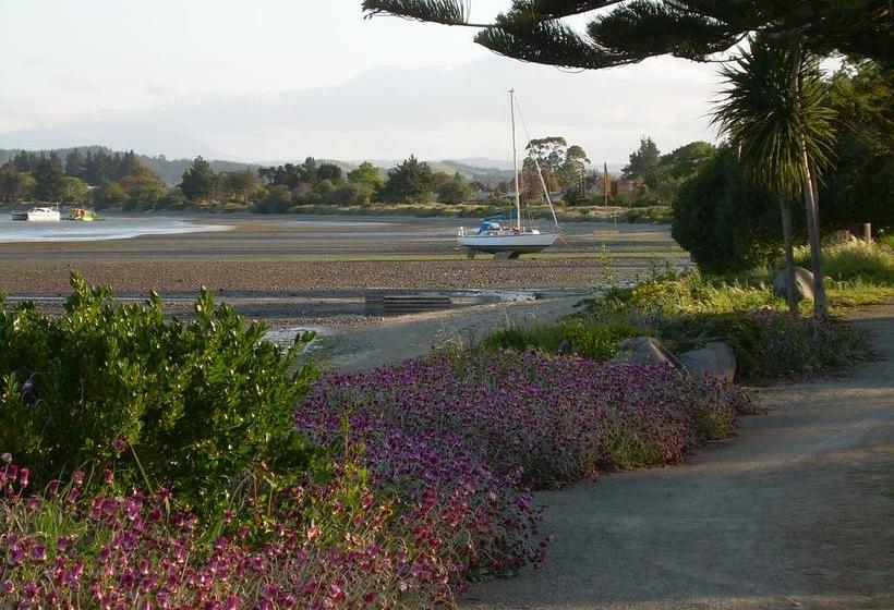 Estuary Overnight B&b 16