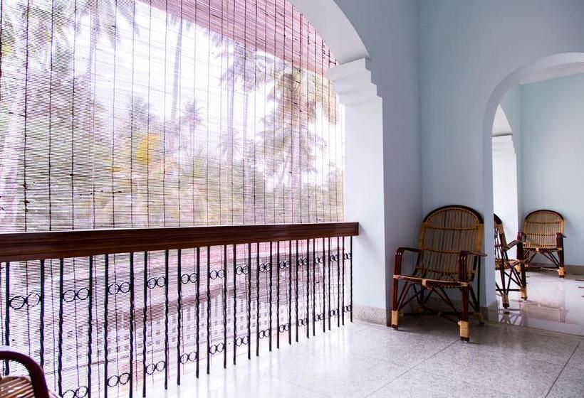 Hotel Oyo Rooms Petttah Railway Station 15