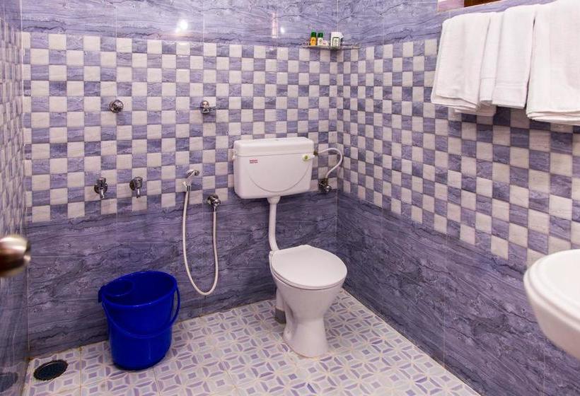 Hotel Oyo Rooms Petttah Railway Station 19