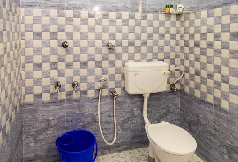 Hotel Oyo Rooms Petttah Railway Station 20