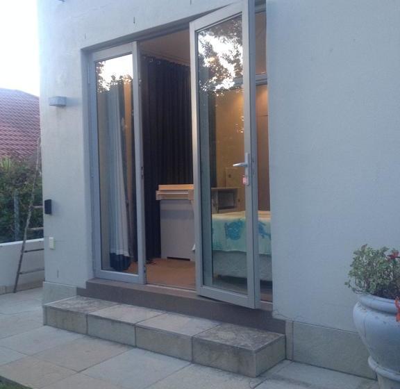 Bed and Breakfast Family Home In Vredehoek 10