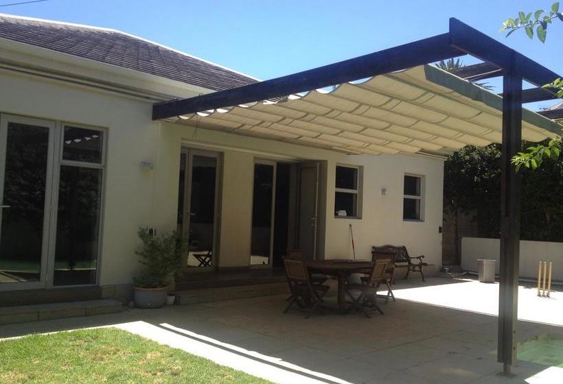 Bed and Breakfast Family Home In Vredehoek 2