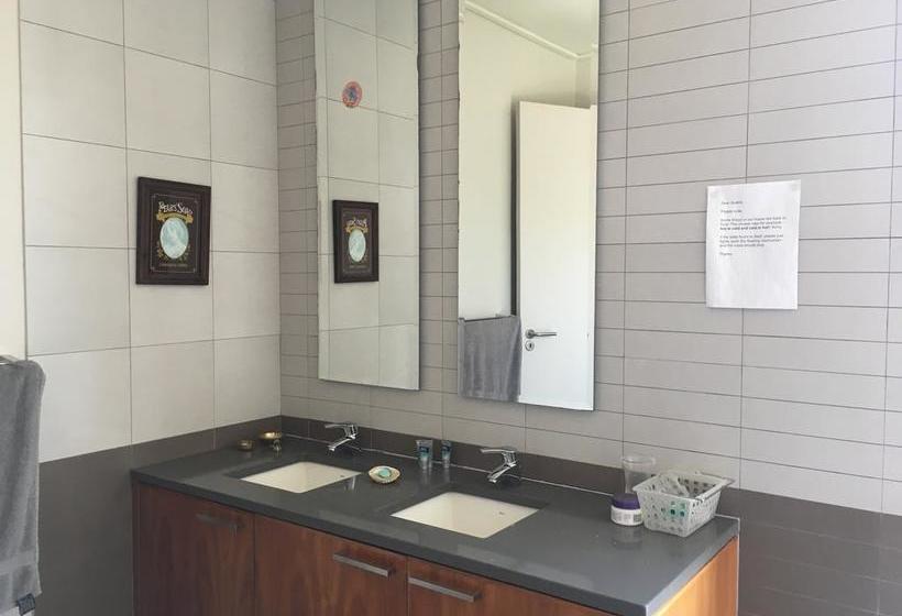 Bed and Breakfast Family Home In Vredehoek 3