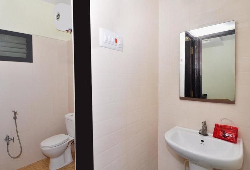 Hotel Oyo Rooms Near Palakarai Bridge 20