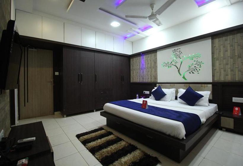 Hotel Oyo Apartments Corporate Road 1