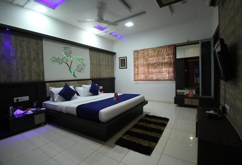 Hotel Oyo Apartments Corporate Road 6